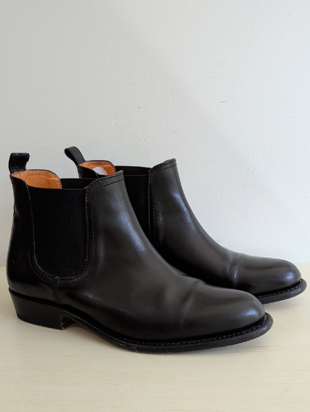 Frye Black Leather Chelsea Boots Size 5